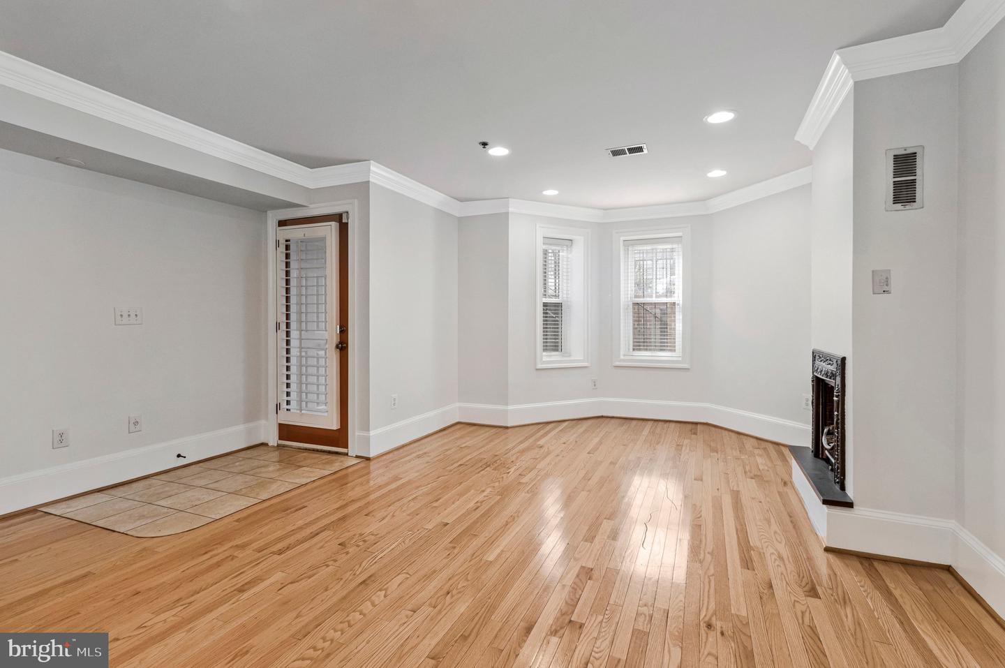 629 4TH ST NE #1, WASHINGTON, District Of Columbia 20002, 2 Bedrooms Bedrooms, ,1 BathroomBathrooms,Residential,For sale,629 4TH ST NE #1,DCDC2244264 MLS # DCDC2244264 629 4TH ST NE #1, WASHINGTON, District Of Columbia 20002, 2 Bedrooms Bedrooms, ,1 BathroomBathrooms,Residential,For sale,629 4TH ST NE #1,DCDC2244264 MLS # DCDC2244264