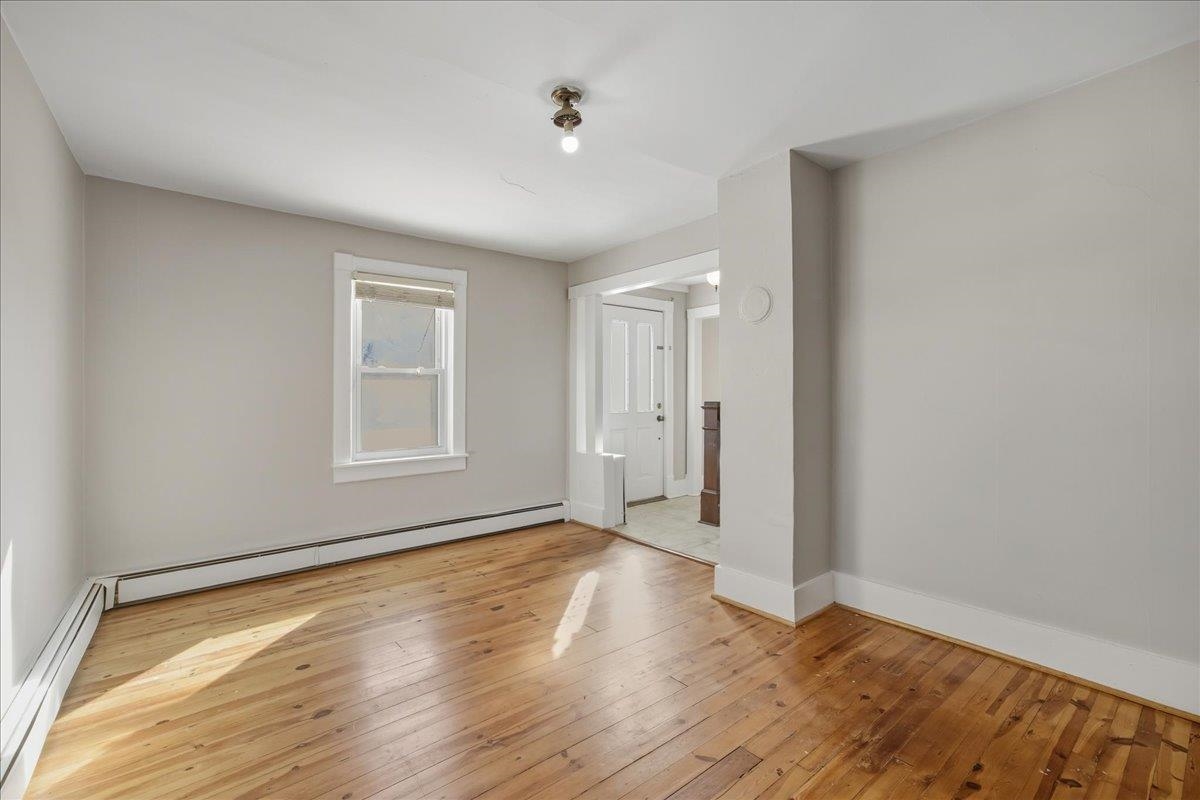 9525 S CONGRESS ST, NEW MARKET, Virginia 22844, 4 Bedrooms Bedrooms, ,1 BathroomBathrooms,Residential,9525 S CONGRESS ST,673593 MLS # 673593