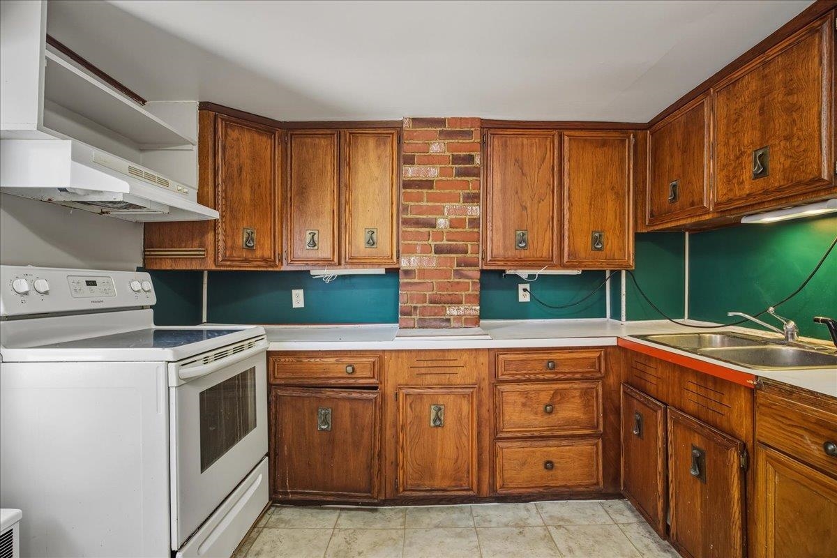 9525 S CONGRESS ST, NEW MARKET, Virginia 22844, 4 Bedrooms Bedrooms, ,1 BathroomBathrooms,Residential,9525 S CONGRESS ST,673593 MLS # 673593