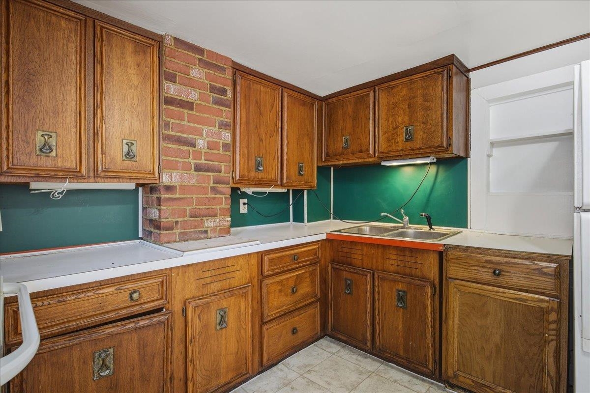 9525 S CONGRESS ST, NEW MARKET, Virginia 22844, 4 Bedrooms Bedrooms, ,1 BathroomBathrooms,Residential,9525 S CONGRESS ST,673593 MLS # 673593