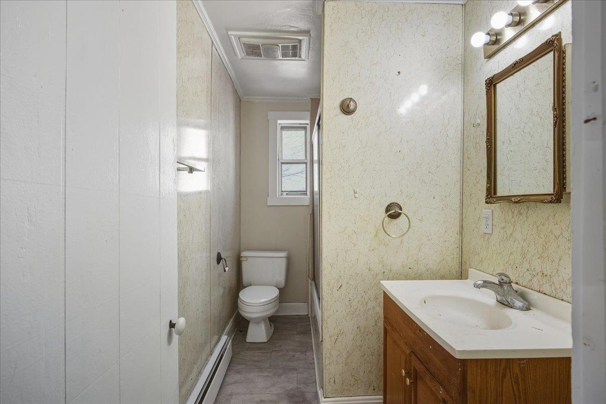 9525 S CONGRESS ST, NEW MARKET, Virginia 22844, 4 Bedrooms Bedrooms, ,1 BathroomBathrooms,Residential,9525 S CONGRESS ST,673593 MLS # 673593