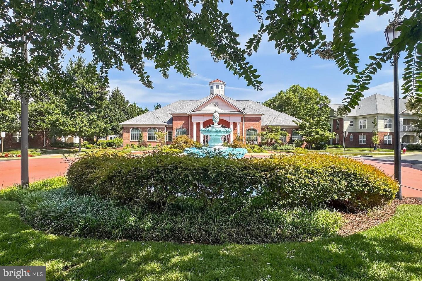 42480 ROCKROSE SQ #303, BRAMBLETON, Virginia 20148, 3 Bedrooms Bedrooms, ,2 BathroomsBathrooms,Residential,For sale,42480 ROCKROSE SQ #303,VALO2115348 MLS # VALO2115348