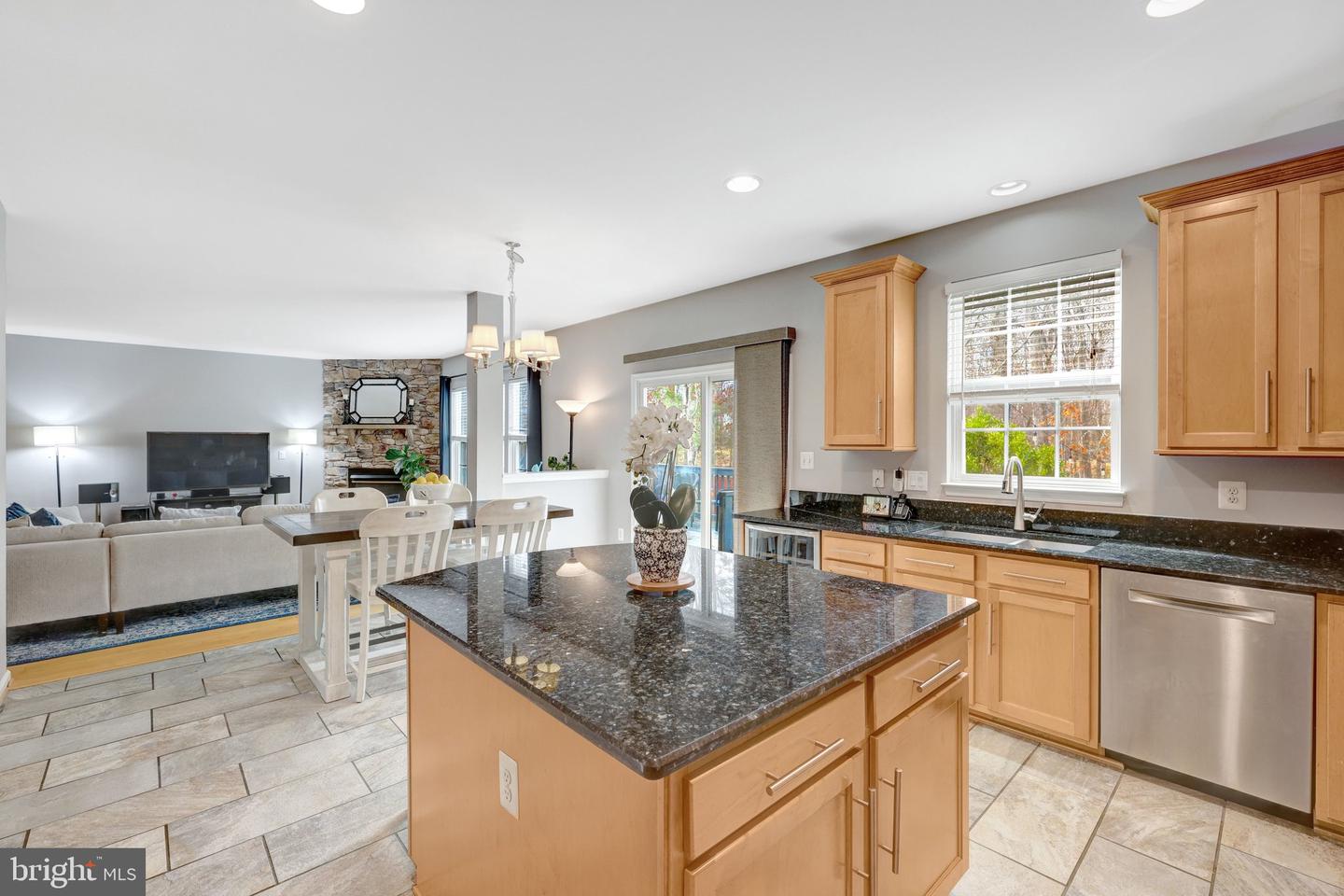 8360 TENBROOK DR, GAINESVILLE, Virginia 20155, 4 Bedrooms Bedrooms, ,4 BathroomsBathrooms,Residential,For sale,8360 TENBROOK DR,VAPW2112056 MLS # VAPW2112056