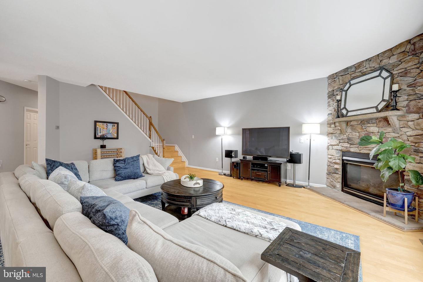 8360 TENBROOK DR, GAINESVILLE, Virginia 20155, 4 Bedrooms Bedrooms, ,4 BathroomsBathrooms,Residential,For sale,8360 TENBROOK DR,VAPW2112056 MLS # VAPW2112056