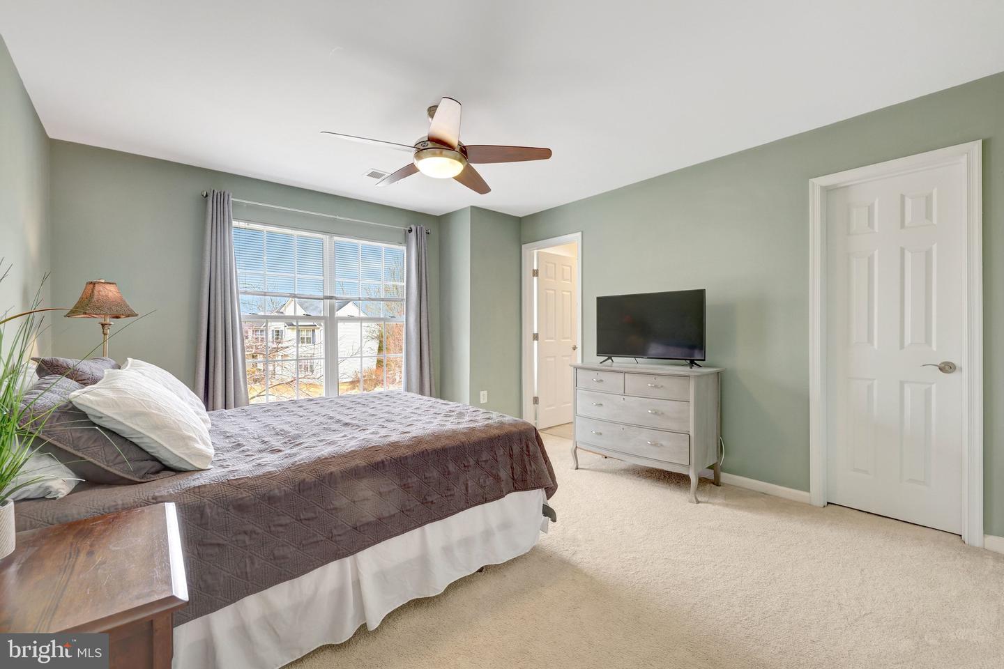 8360 TENBROOK DR, GAINESVILLE, Virginia 20155, 4 Bedrooms Bedrooms, ,4 BathroomsBathrooms,Residential,For sale,8360 TENBROOK DR,VAPW2112056 MLS # VAPW2112056