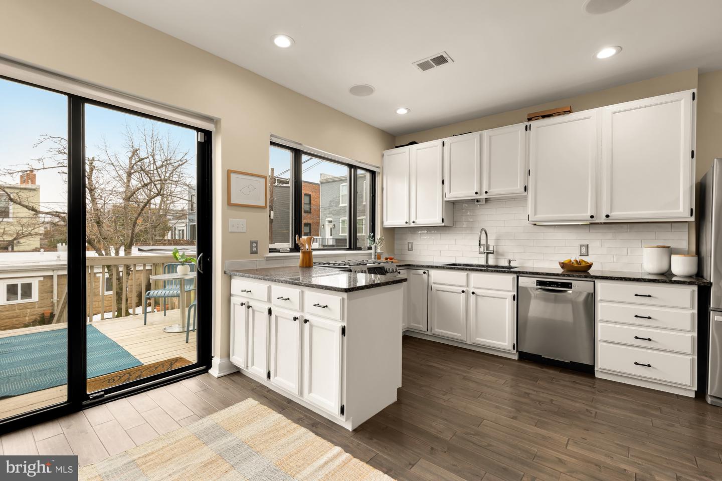 313 14TH ST NE, WASHINGTON, District Of Columbia 20002, 4 Bedrooms Bedrooms, ,3 BathroomsBathrooms,Residential,For sale,313 14TH ST NE,DCDC2245434 MLS # DCDC2245434