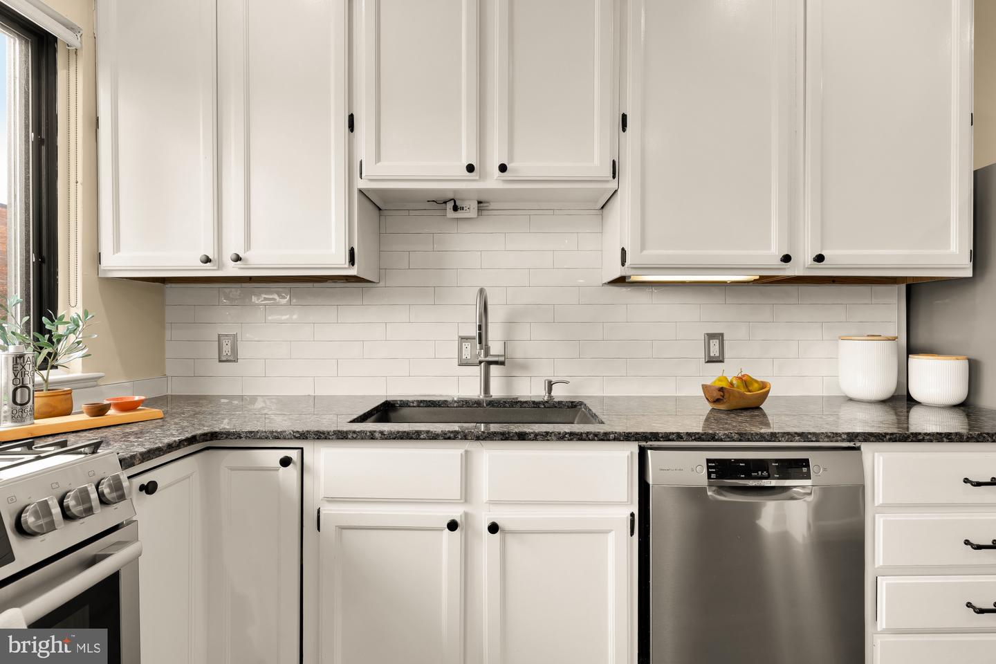 313 14TH ST NE, WASHINGTON, District Of Columbia 20002, 4 Bedrooms Bedrooms, ,3 BathroomsBathrooms,Residential,For sale,313 14TH ST NE,DCDC2245434 MLS # DCDC2245434