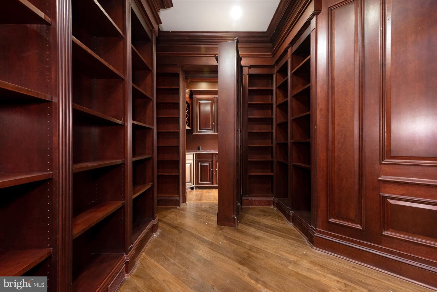 8537 OLD DOMINION DR, MCLEAN, Virginia 22102, 9 Bedrooms Bedrooms, ,10 BathroomsBathrooms,Residential,For sale,8537 OLD DOMINION DR,VAFX2290278 MLS # VAFX2290278