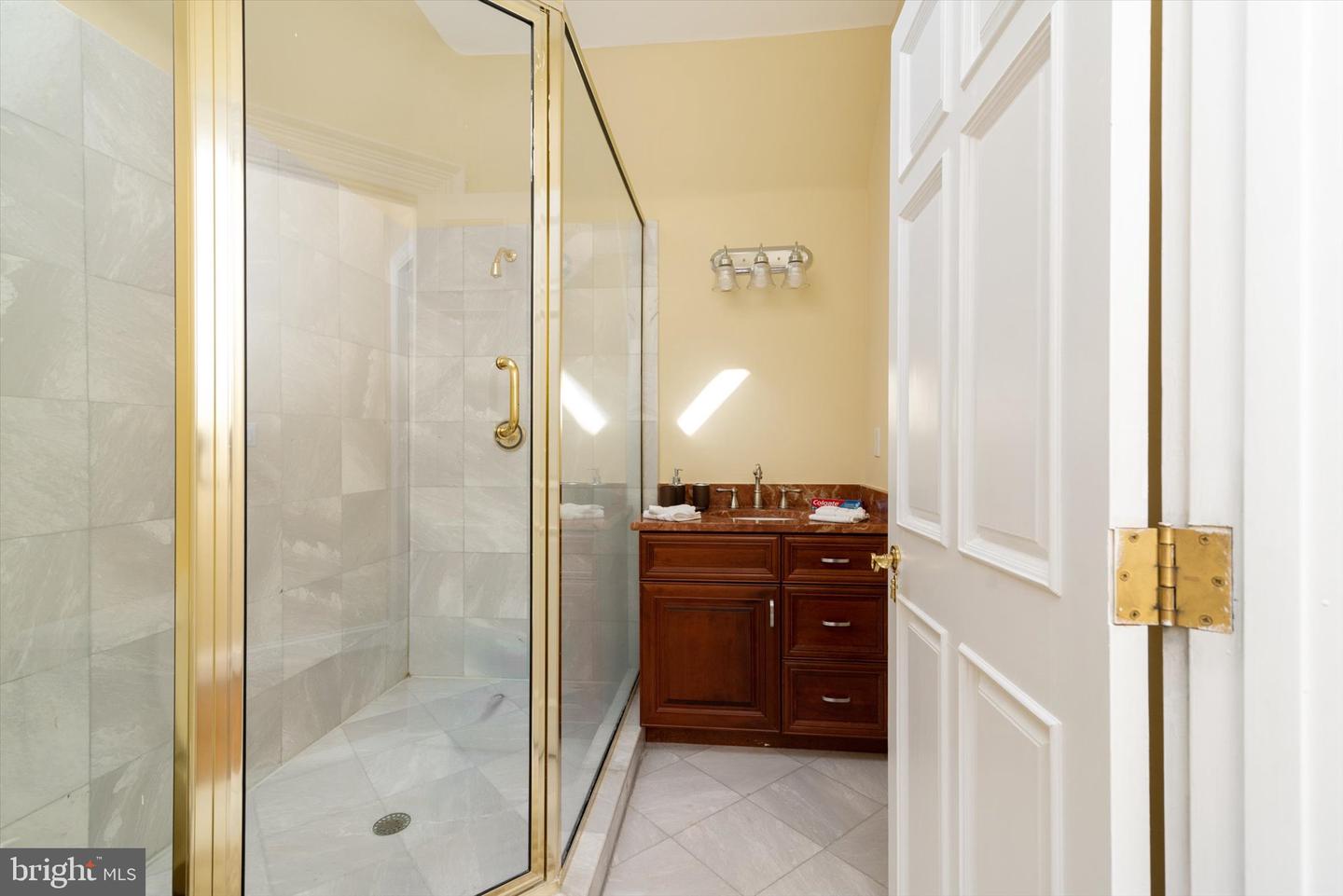 8537 OLD DOMINION DR, MCLEAN, Virginia 22102, 9 Bedrooms Bedrooms, ,10 BathroomsBathrooms,Residential,For sale,8537 OLD DOMINION DR,VAFX2290278 MLS # VAFX2290278