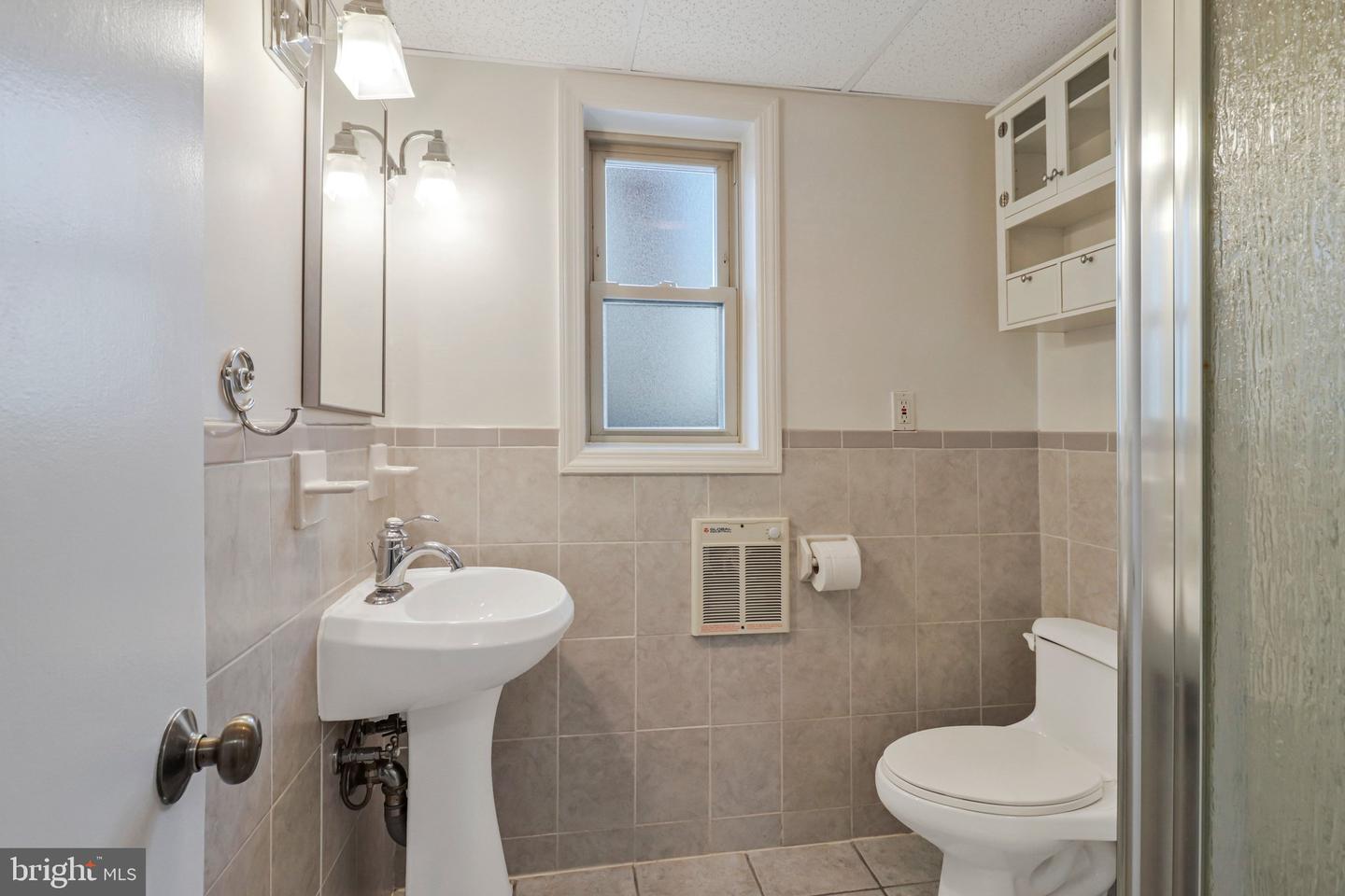 6323 HILLCREST PL, ALEXANDRIA, Virginia 22312, 3 Bedrooms Bedrooms, ,2 BathroomsBathrooms,Residential,For sale,6323 HILLCREST PL,VAFX2290384 MLS # VAFX2290384