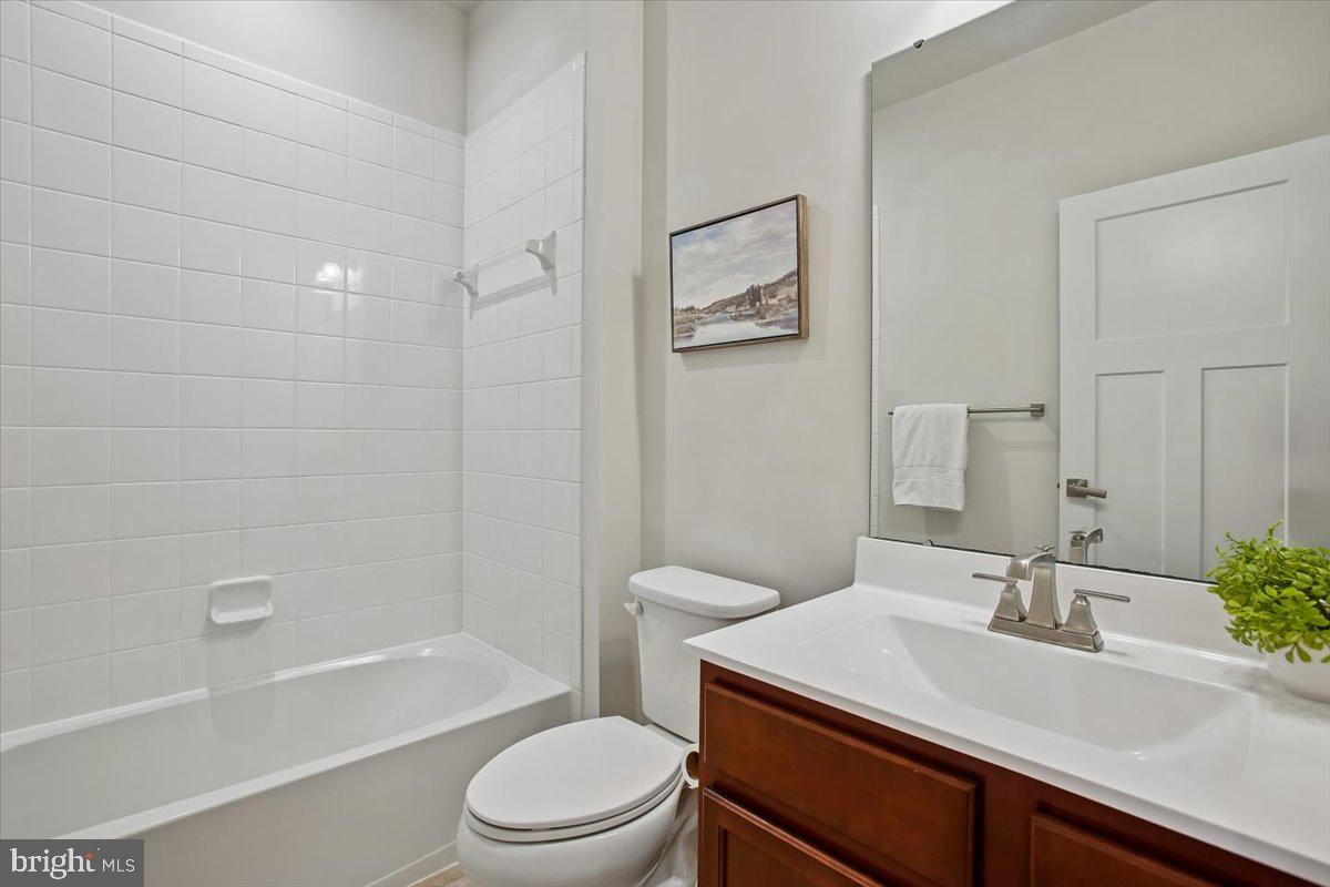 2105 HEMLOCK BAY RD, DUMFRIES, Virginia 22026, 3 Bedrooms Bedrooms, ,3 BathroomsBathrooms,Residential,For sale,2105 HEMLOCK BAY RD,VAPW2112304 MLS # VAPW2112304