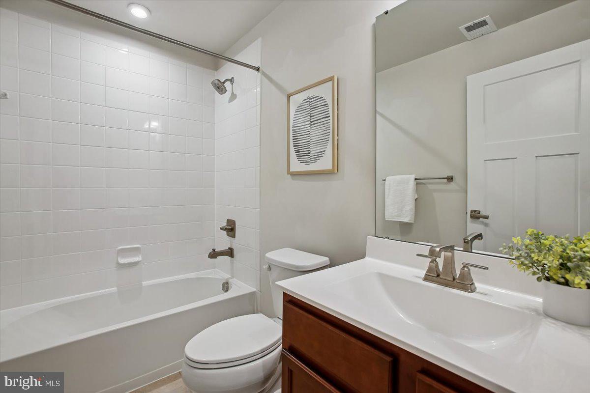 2105 HEMLOCK BAY RD, DUMFRIES, Virginia 22026, 3 Bedrooms Bedrooms, ,3 BathroomsBathrooms,Residential,For sale,2105 HEMLOCK BAY RD,VAPW2112304 MLS # VAPW2112304