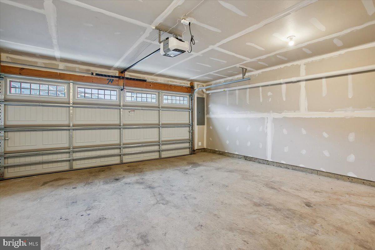 2105 HEMLOCK BAY RD, DUMFRIES, Virginia 22026, 3 Bedrooms Bedrooms, ,3 BathroomsBathrooms,Residential,For sale,2105 HEMLOCK BAY RD,VAPW2112304 MLS # VAPW2112304