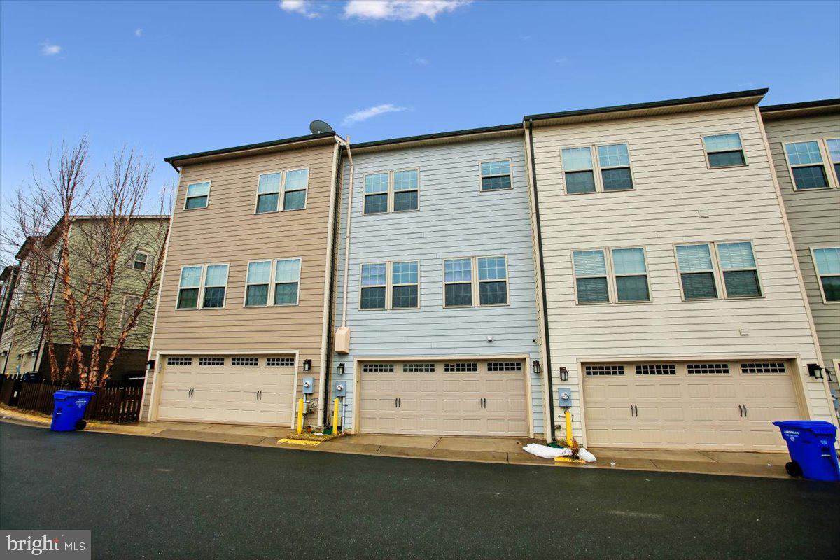 2105 HEMLOCK BAY RD, DUMFRIES, Virginia 22026, 3 Bedrooms Bedrooms, ,3 BathroomsBathrooms,Residential,For sale,2105 HEMLOCK BAY RD,VAPW2112304 MLS # VAPW2112304