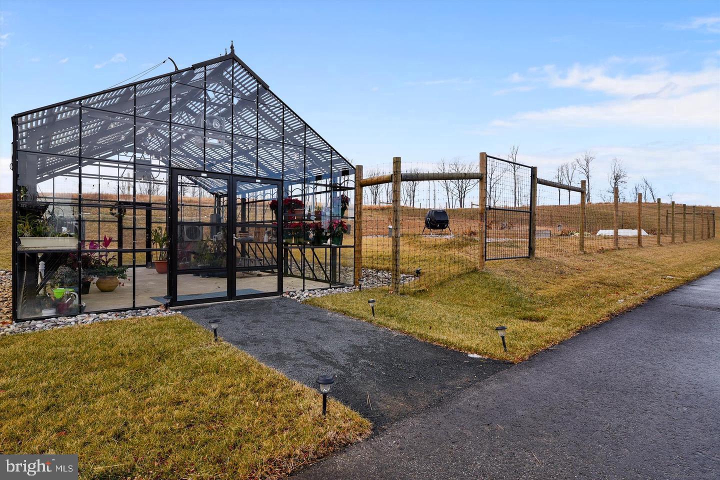 2105 HEMLOCK BAY RD, DUMFRIES, Virginia 22026, 3 Bedrooms Bedrooms, ,3 BathroomsBathrooms,Residential,For sale,2105 HEMLOCK BAY RD,VAPW2112304 MLS # VAPW2112304