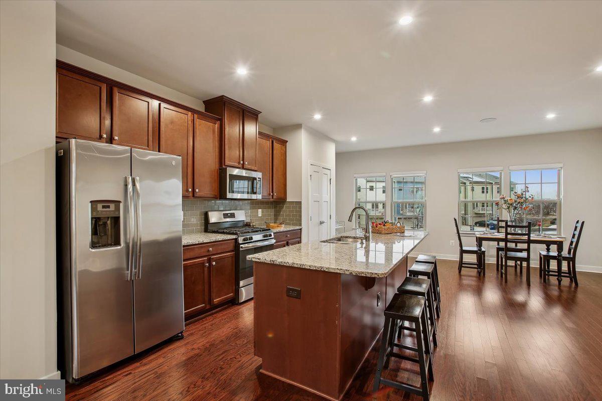 2105 HEMLOCK BAY RD, DUMFRIES, Virginia 22026, 3 Bedrooms Bedrooms, ,3 BathroomsBathrooms,Residential,For sale,2105 HEMLOCK BAY RD,VAPW2112304 MLS # VAPW2112304