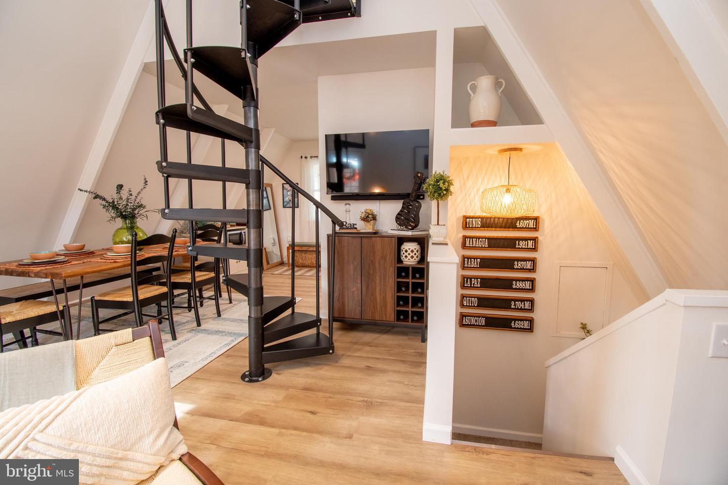 207 GARY LN, FRONT ROYAL, Virginia 22630, 2 Bedrooms Bedrooms, ,1 BathroomBathrooms,Residential,For sale,207 GARY LN,VAWR2013400 MLS # VAWR2013400