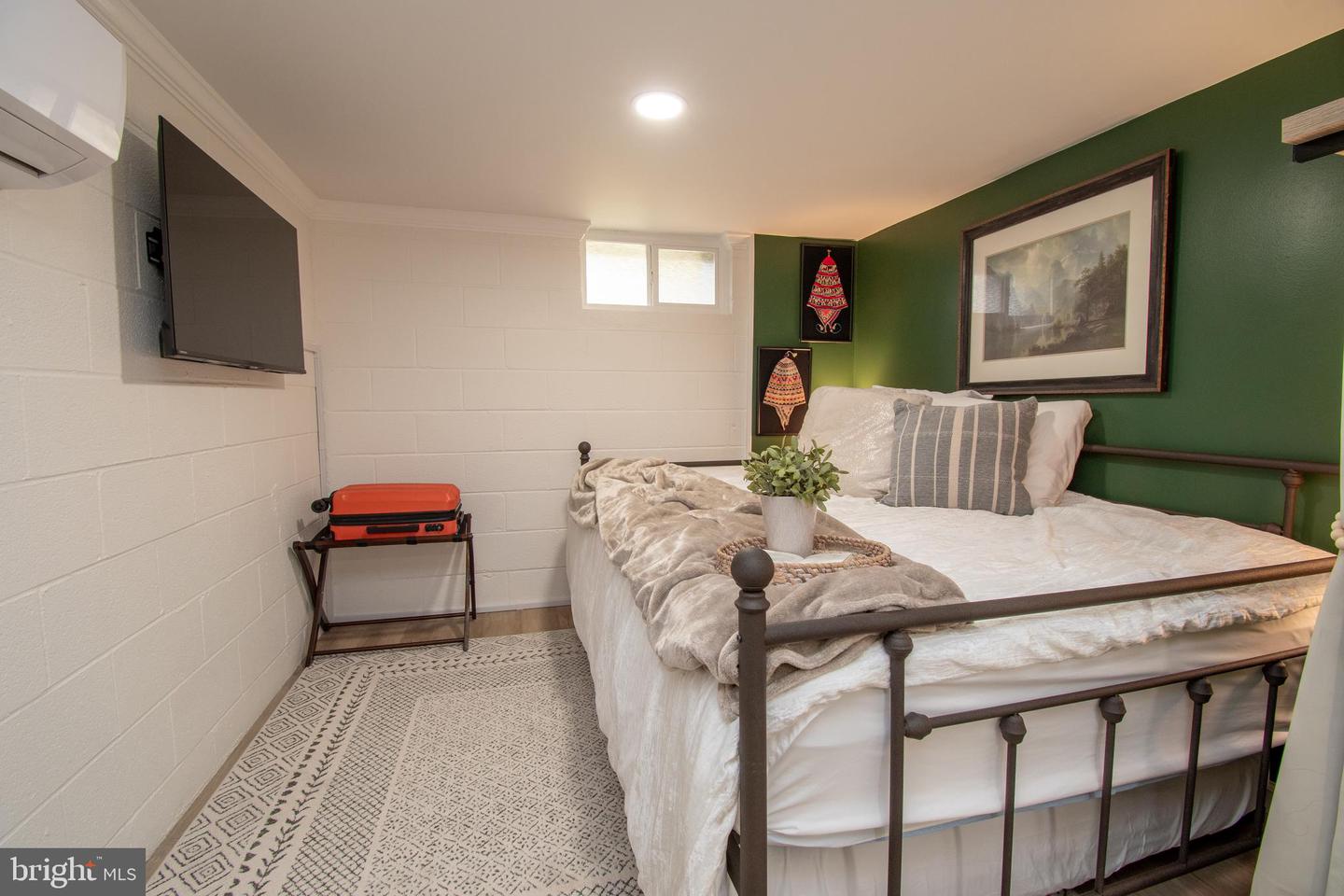 207 GARY LN, FRONT ROYAL, Virginia 22630, 2 Bedrooms Bedrooms, ,1 BathroomBathrooms,Residential,For sale,207 GARY LN,VAWR2013400 MLS # VAWR2013400