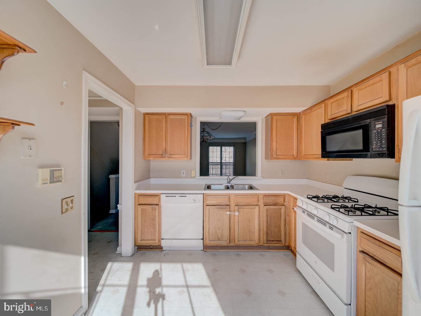 1912 BEEGEE CT, WOODBRIDGE, Virginia 22192, 3 Bedrooms Bedrooms, ,3 BathroomsBathrooms,Residential,For sale,1912 BEEGEE CT,VAPW2112330 MLS # VAPW2112330