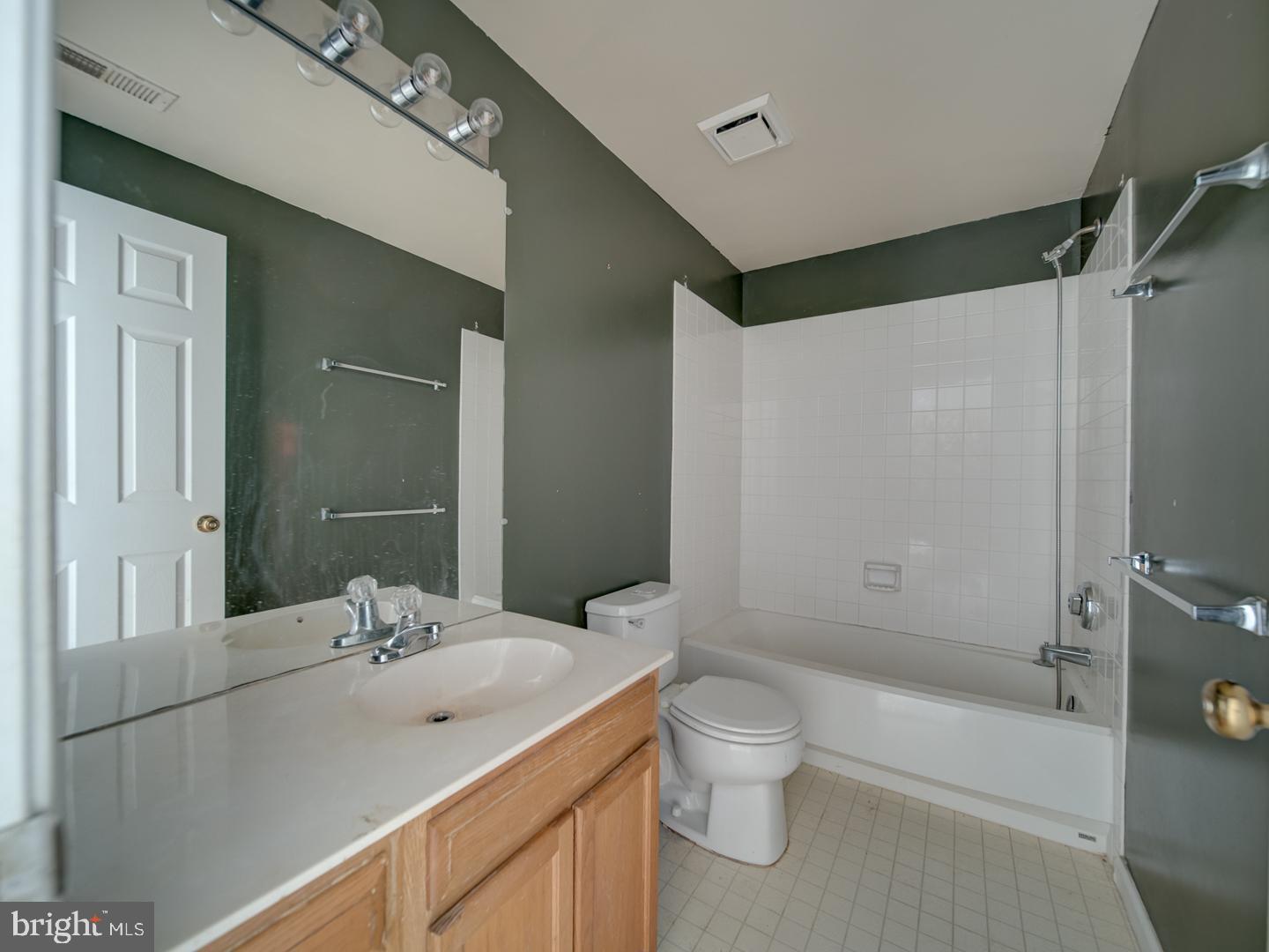 1912 BEEGEE CT, WOODBRIDGE, Virginia 22192, 3 Bedrooms Bedrooms, ,3 BathroomsBathrooms,Residential,For sale,1912 BEEGEE CT,VAPW2112330 MLS # VAPW2112330