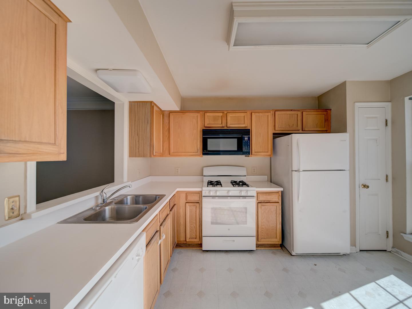 1912 BEEGEE CT, WOODBRIDGE, Virginia 22192, 3 Bedrooms Bedrooms, ,3 BathroomsBathrooms,Residential,For sale,1912 BEEGEE CT,VAPW2112330 MLS # VAPW2112330