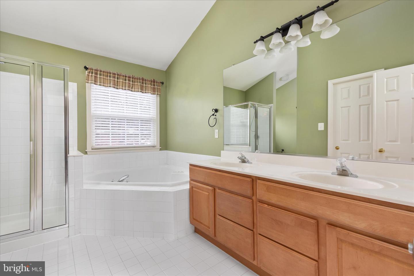 1917 HARVEST DR, WINCHESTER, Virginia 22601, 4 Bedrooms Bedrooms, ,2 BathroomsBathrooms,Residential,For sale,1917 HARVEST DR,VAWI2009976 MLS # VAWI2009976