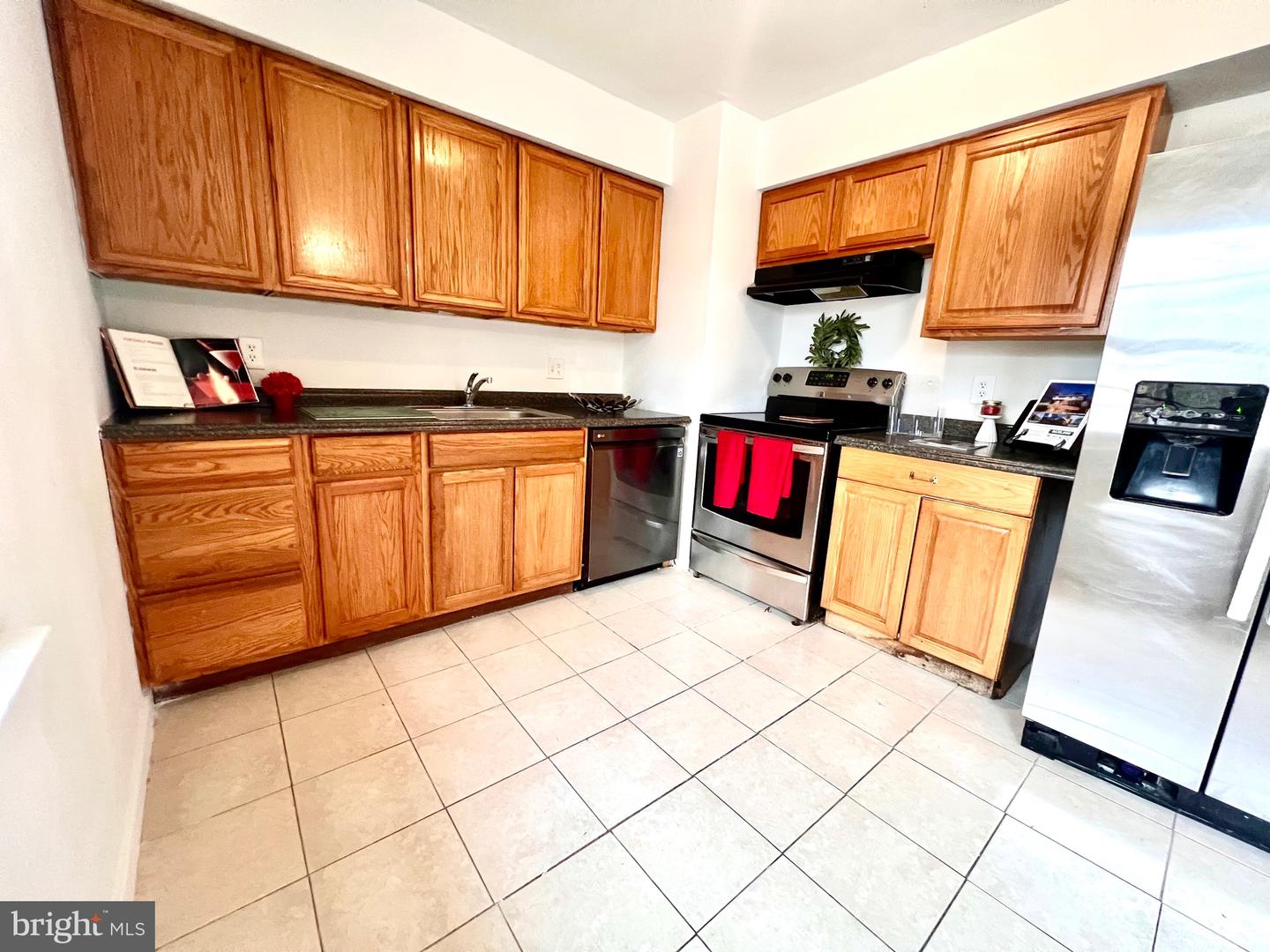 7219 BEVERLY PARK DR, SPRINGFIELD, Virginia 22150, 5 Bedrooms Bedrooms, ,3 BathroomsBathrooms,Residential,For sale,7219 BEVERLY PARK DR,VAFX2290850 MLS # VAFX2290850