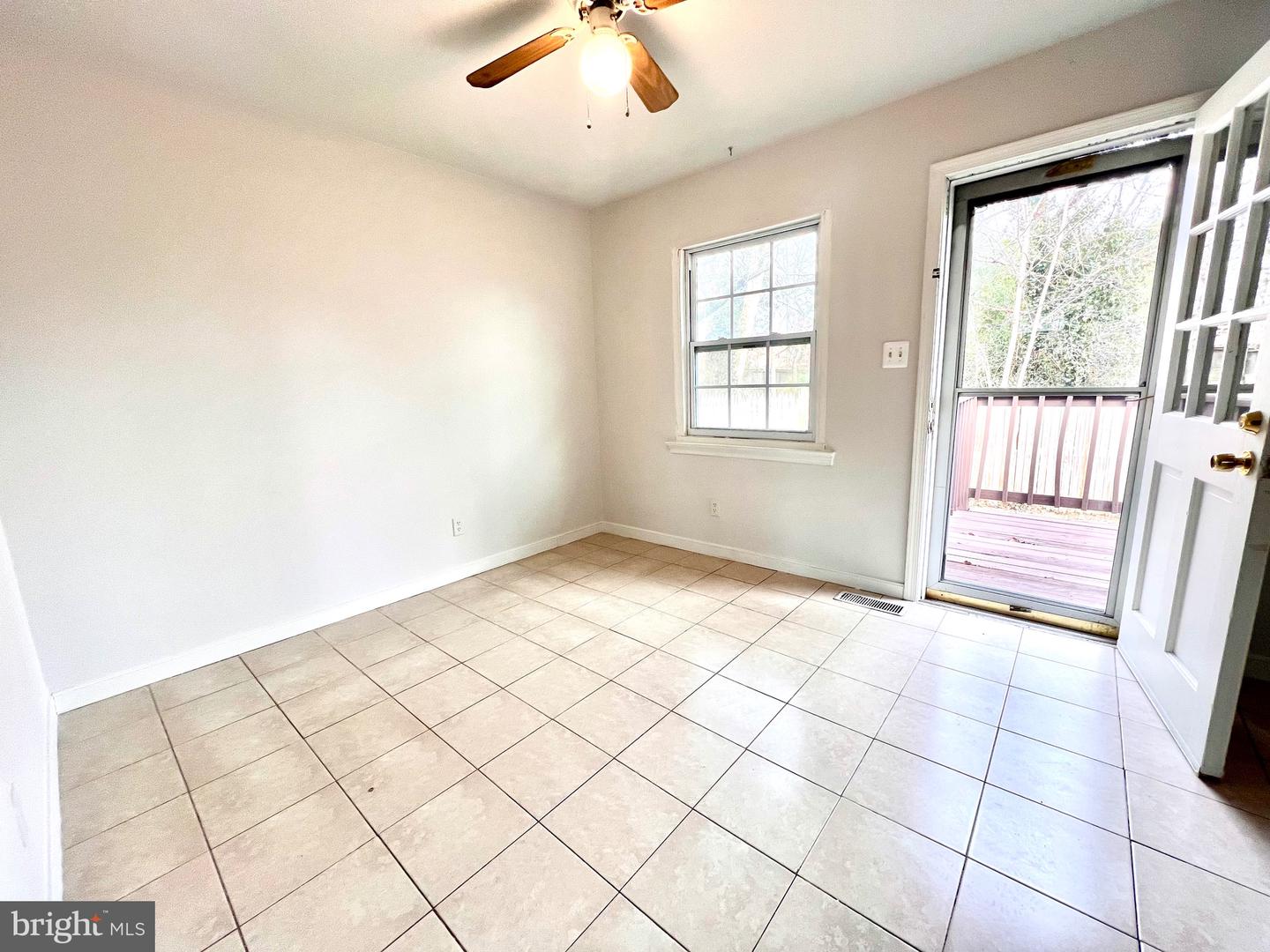 7219 BEVERLY PARK DR, SPRINGFIELD, Virginia 22150, 5 Bedrooms Bedrooms, ,3 BathroomsBathrooms,Residential,For sale,7219 BEVERLY PARK DR,VAFX2290850 MLS # VAFX2290850