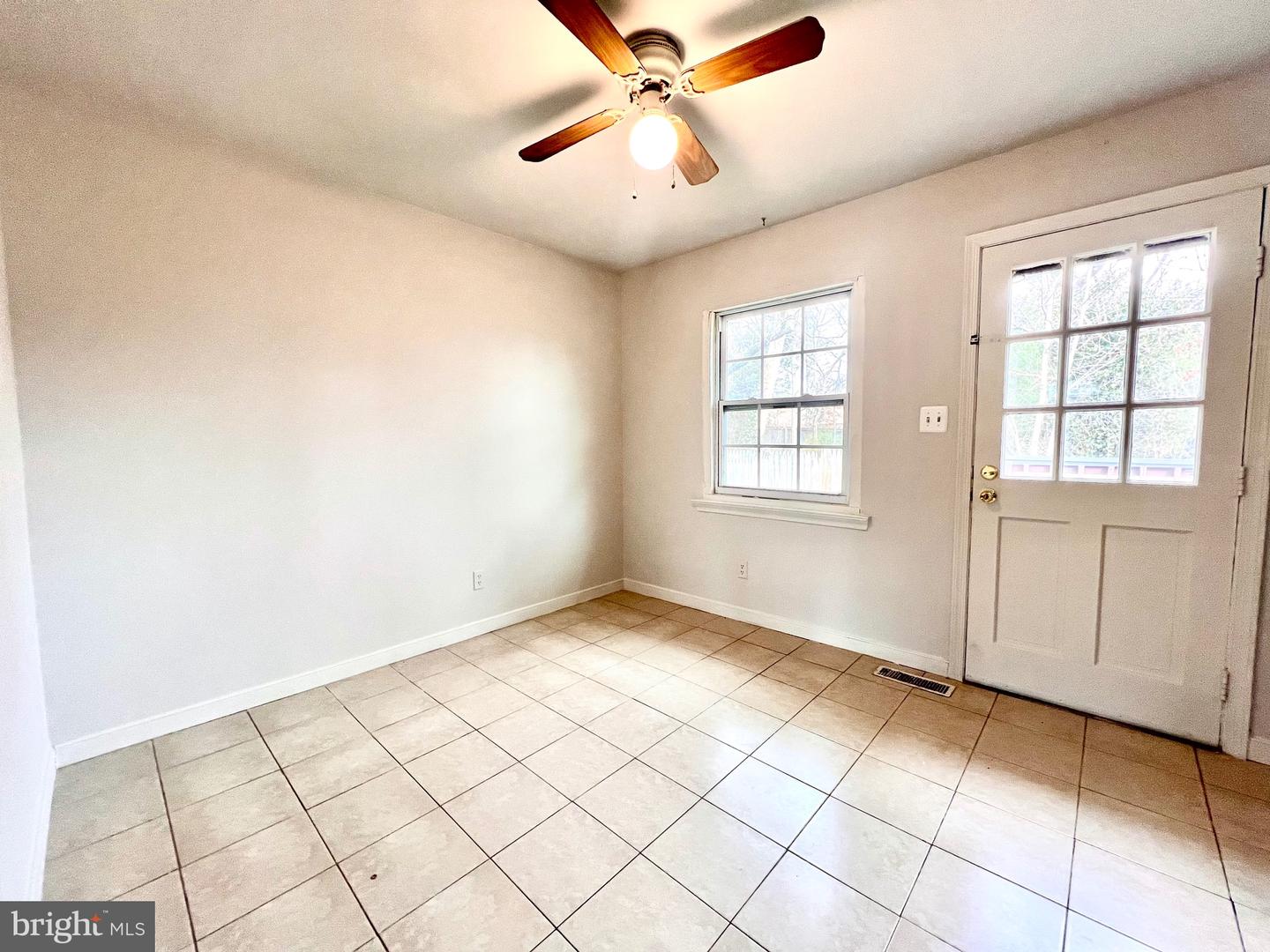 7219 BEVERLY PARK DR, SPRINGFIELD, Virginia 22150, 5 Bedrooms Bedrooms, ,3 BathroomsBathrooms,Residential,For sale,7219 BEVERLY PARK DR,VAFX2290850 MLS # VAFX2290850