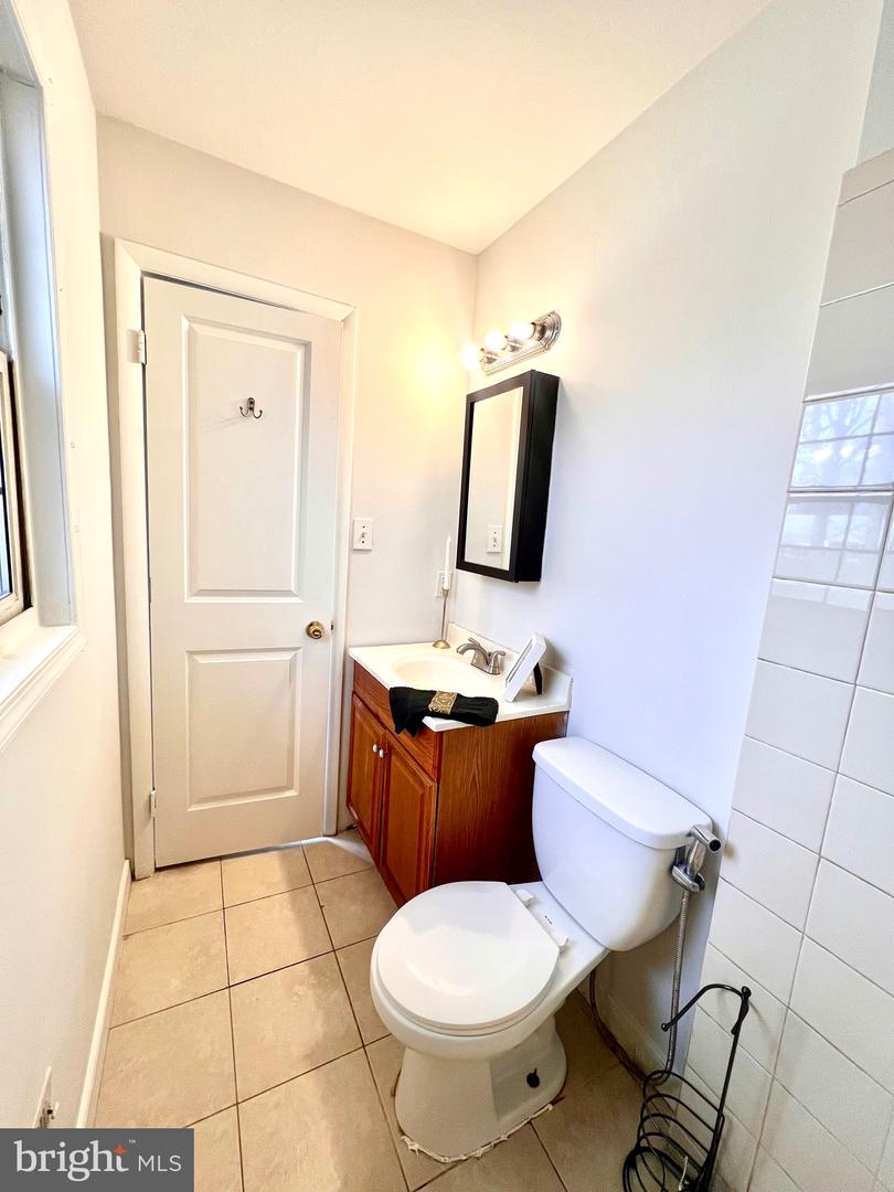 7219 BEVERLY PARK DR, SPRINGFIELD, Virginia 22150, 5 Bedrooms Bedrooms, ,3 BathroomsBathrooms,Residential,For sale,7219 BEVERLY PARK DR,VAFX2290850 MLS # VAFX2290850