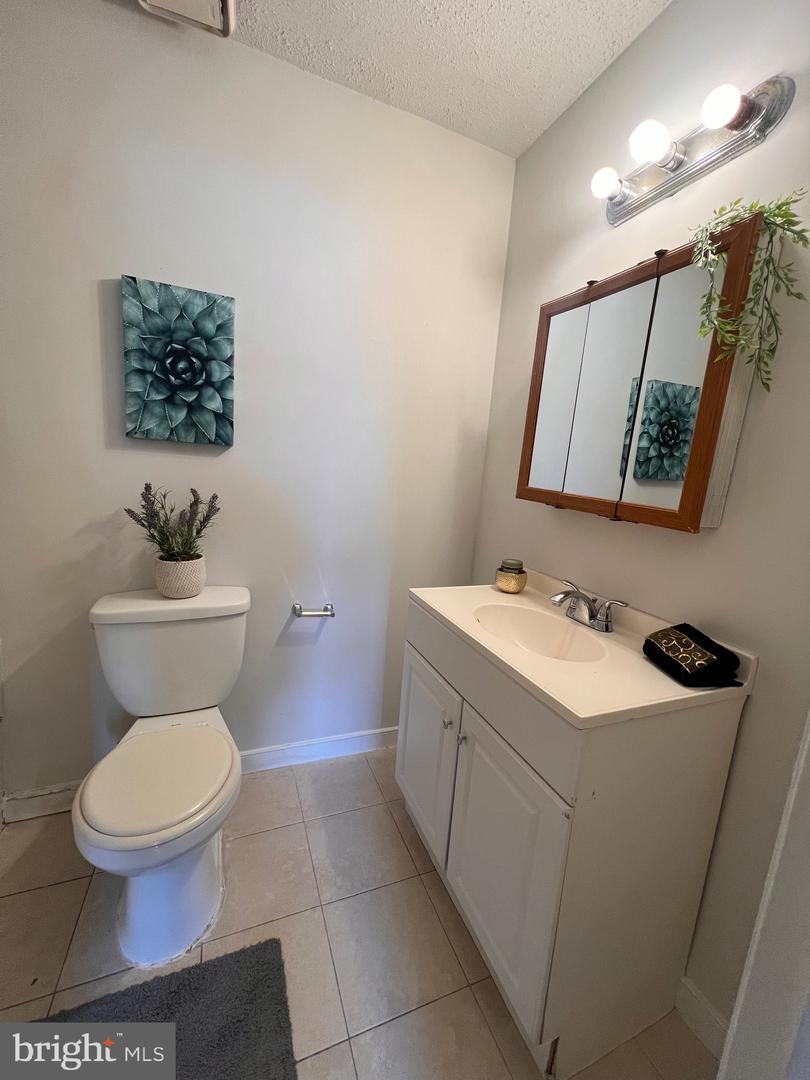 7219 BEVERLY PARK DR, SPRINGFIELD, Virginia 22150, 5 Bedrooms Bedrooms, ,3 BathroomsBathrooms,Residential,For sale,7219 BEVERLY PARK DR,VAFX2290850 MLS # VAFX2290850