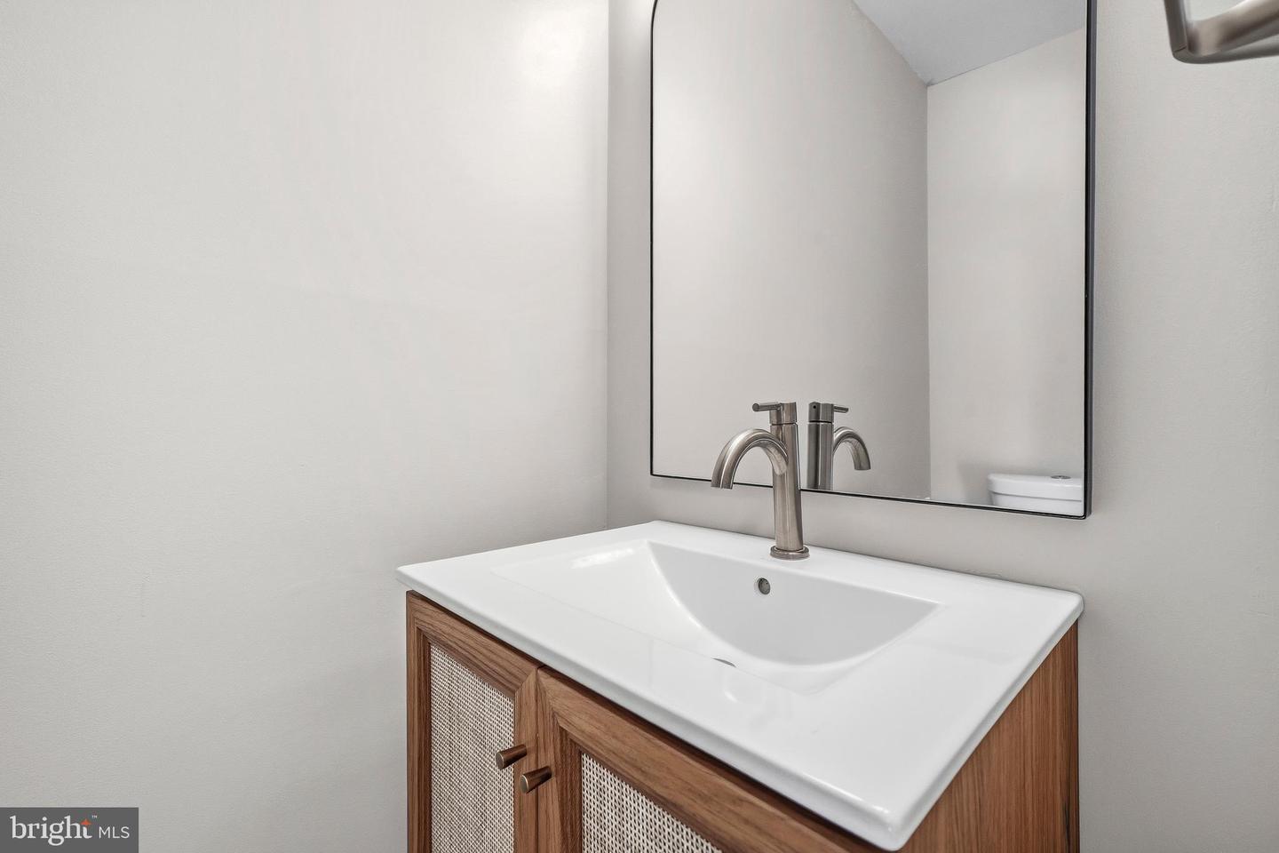 3072 SUGAR LN, VIENNA, Virginia 22181, 4 Bedrooms Bedrooms, ,3 BathroomsBathrooms,Residential,For sale,3072 SUGAR LN,VAFX2290892 MLS # VAFX2290892