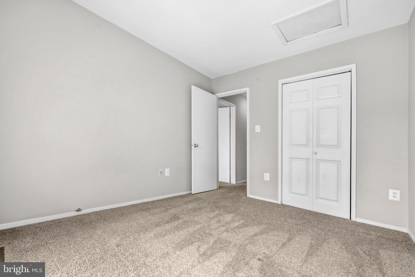 3072 SUGAR LN, VIENNA, Virginia 22181, 4 Bedrooms Bedrooms, ,3 BathroomsBathrooms,Residential,For sale,3072 SUGAR LN,VAFX2290892 MLS # VAFX2290892