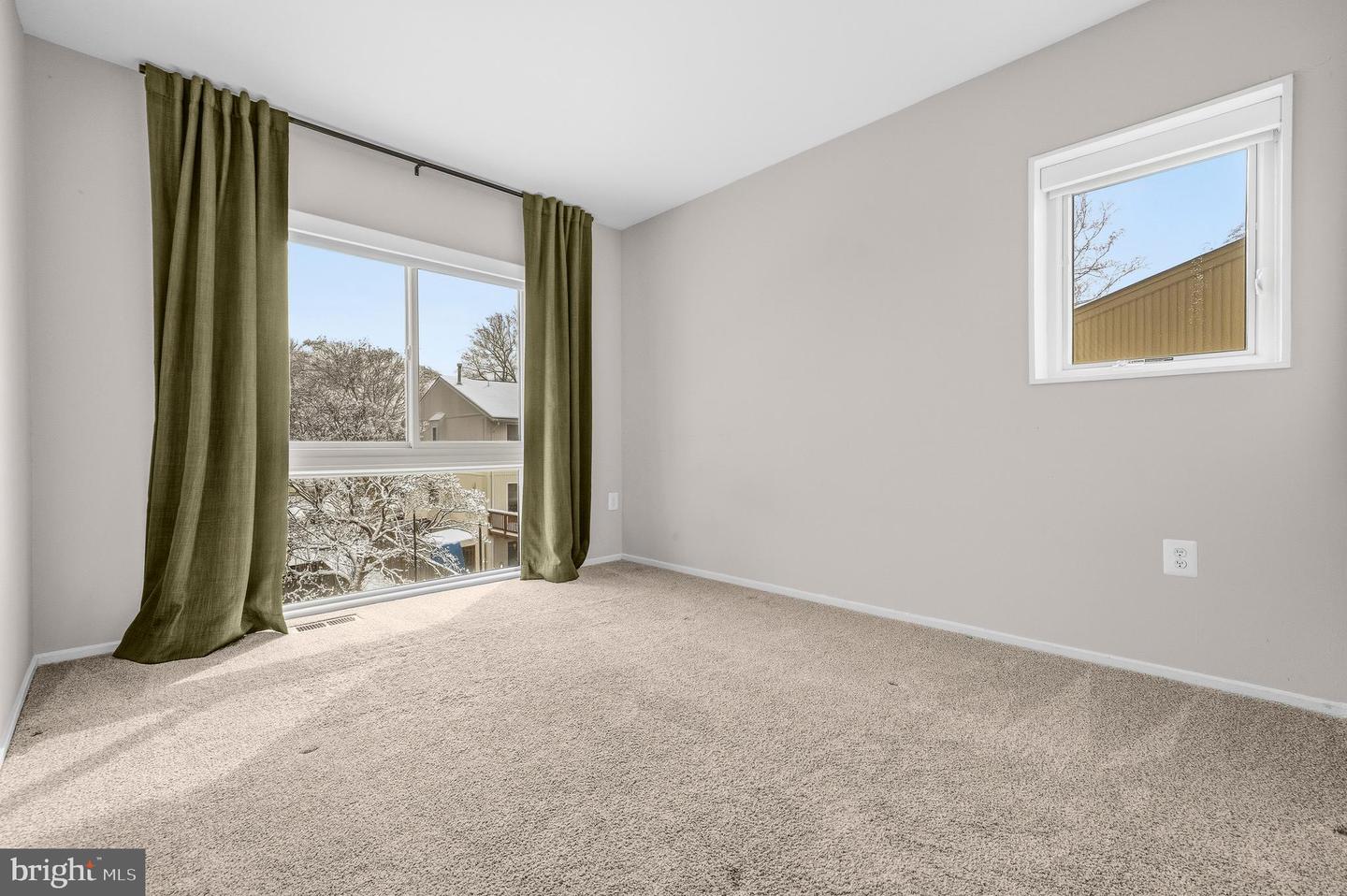 3072 SUGAR LN, VIENNA, Virginia 22181, 4 Bedrooms Bedrooms, ,3 BathroomsBathrooms,Residential,For sale,3072 SUGAR LN,VAFX2290892 MLS # VAFX2290892