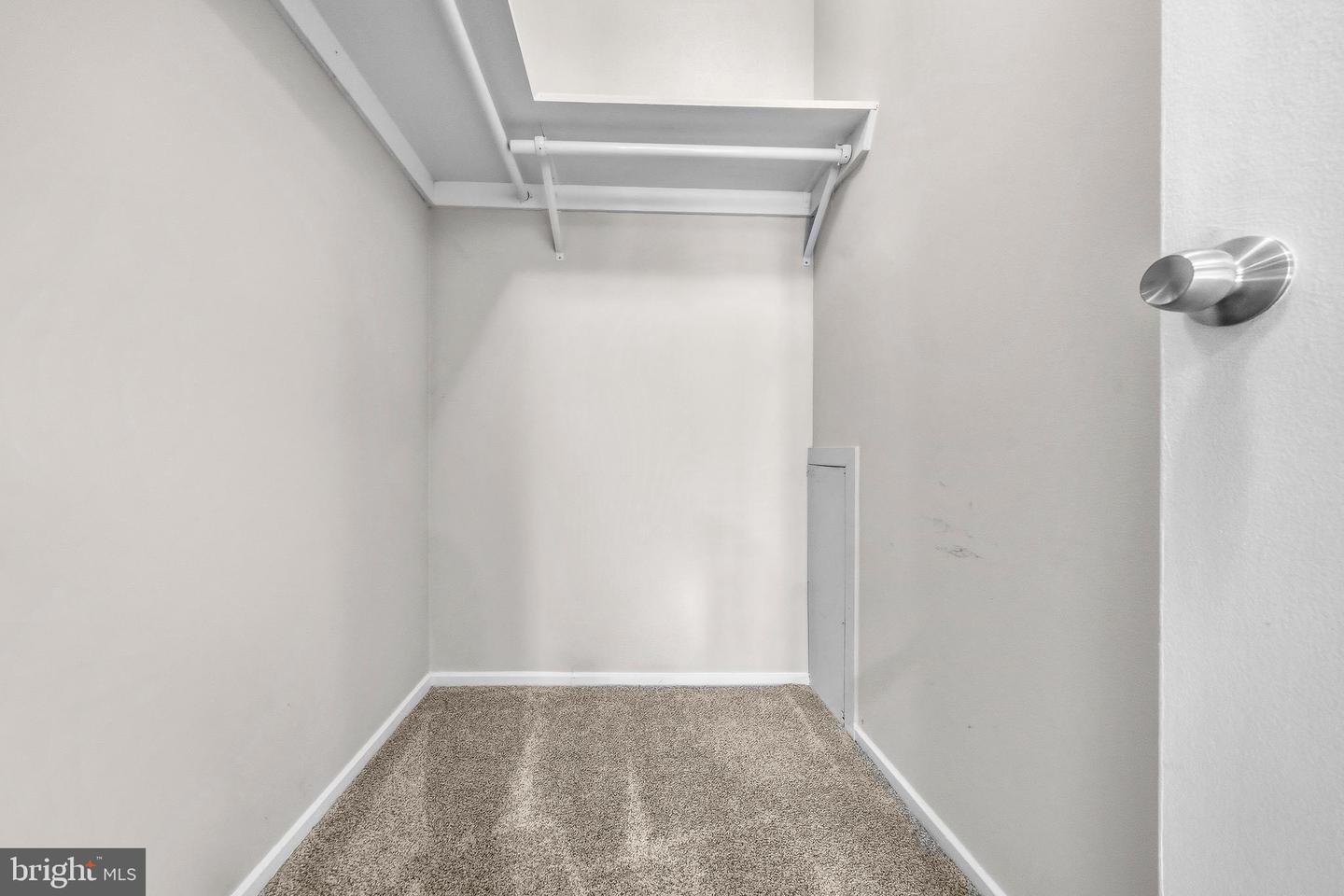 3072 SUGAR LN, VIENNA, Virginia 22181, 4 Bedrooms Bedrooms, ,3 BathroomsBathrooms,Residential,For sale,3072 SUGAR LN,VAFX2290892 MLS # VAFX2290892