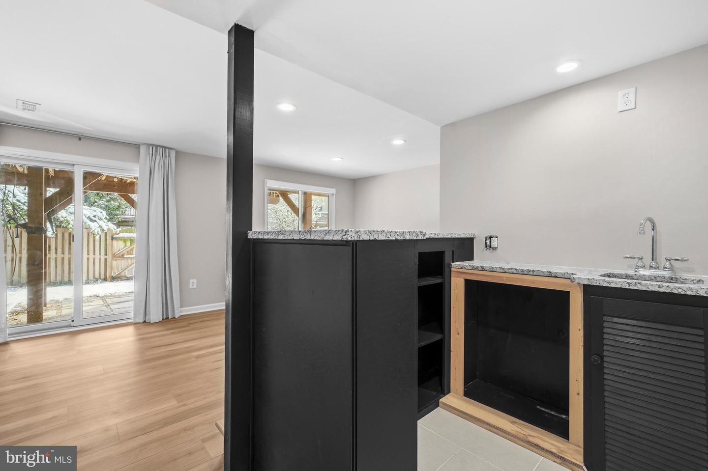 3072 SUGAR LN, VIENNA, Virginia 22181, 4 Bedrooms Bedrooms, ,3 BathroomsBathrooms,Residential,For sale,3072 SUGAR LN,VAFX2290892 MLS # VAFX2290892