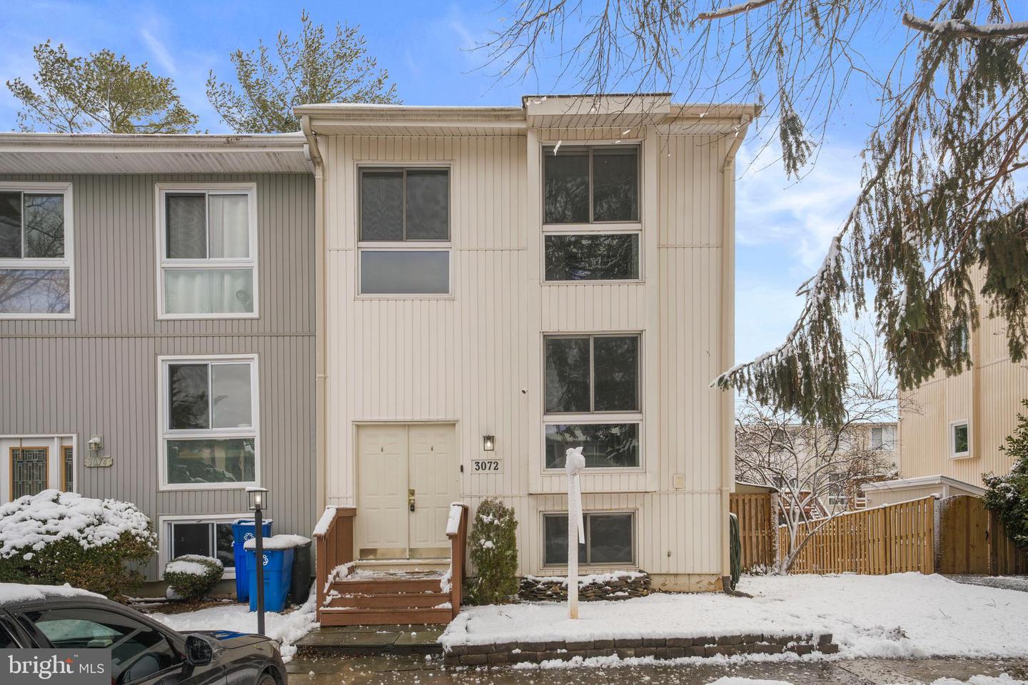 3072 SUGAR LN, VIENNA, Virginia 22181, 4 Bedrooms Bedrooms, ,3 BathroomsBathrooms,Residential,For sale,3072 SUGAR LN,VAFX2290892 MLS # VAFX2290892