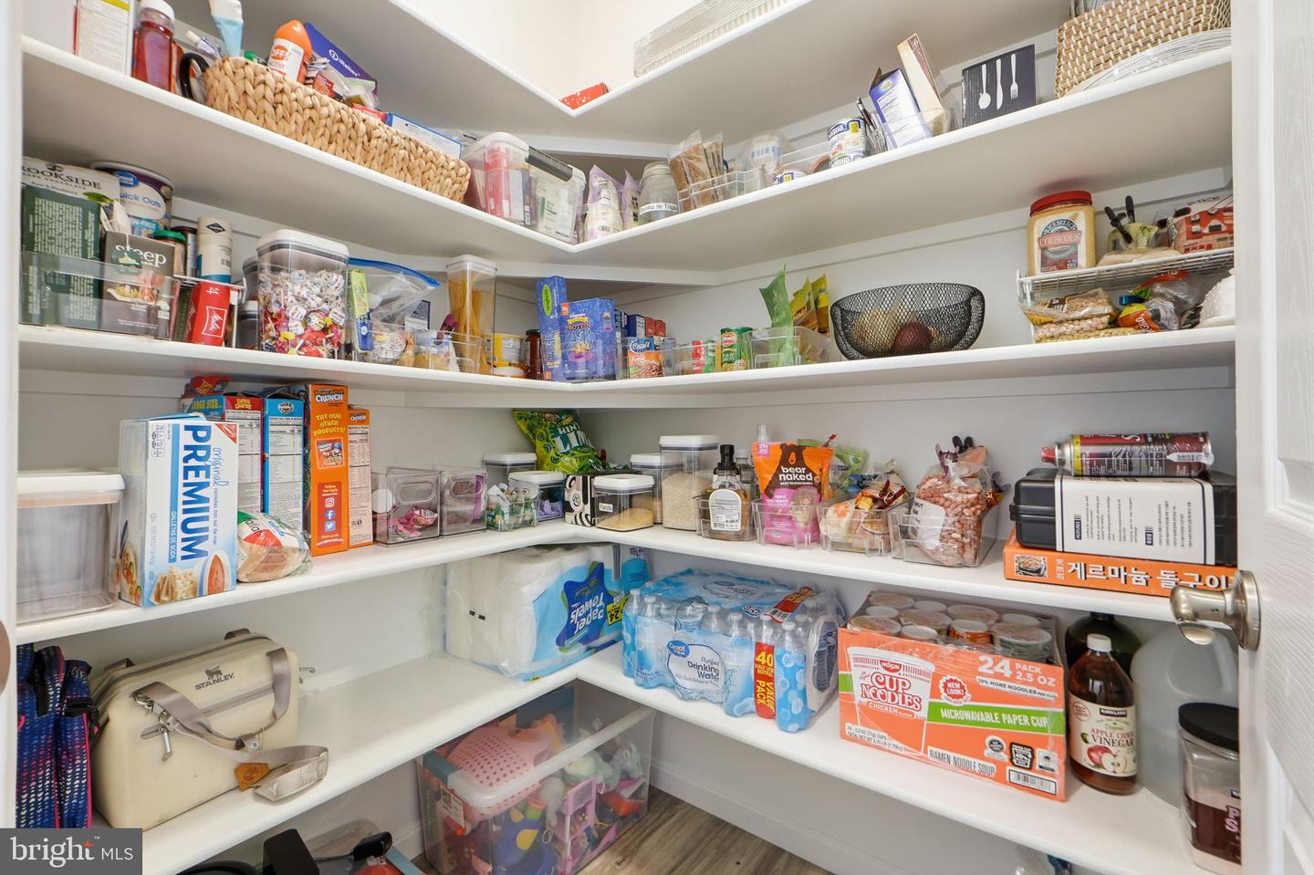 128 POE DR, WINCHESTER, Virginia 22602, 4 Bedrooms Bedrooms, ,3 BathroomsBathrooms,Residential,For sale,128 POE DR,VAFV2039576 MLS # VAFV2039576