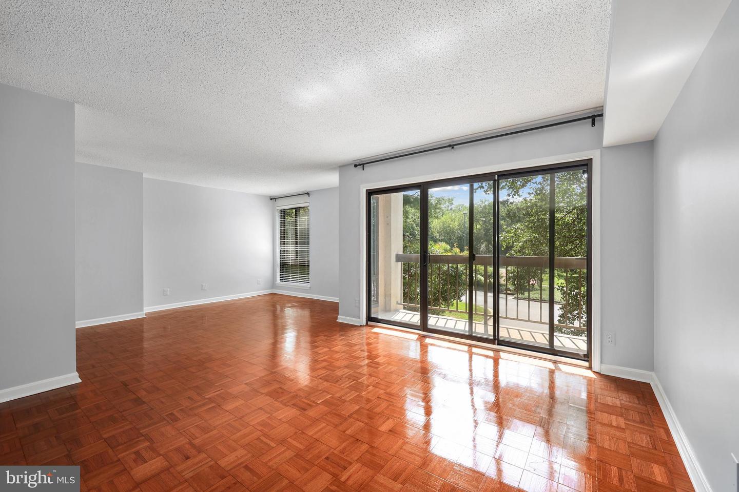 803 N HOWARD ST #252, ALEXANDRIA, Virginia 22304, 2 Bedrooms Bedrooms, ,2 BathroomsBathrooms,Residential,For sale,803 N HOWARD ST #252,VAAX2054154 MLS # VAAX2054154