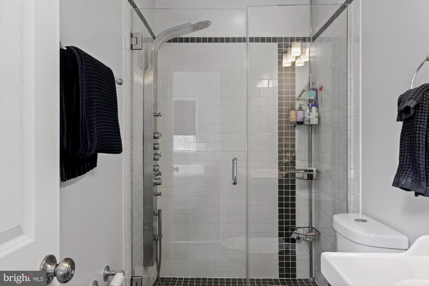 310 16TH ST NE, WASHINGTON, District Of Columbia 20002, 4 Bedrooms Bedrooms, 8 Rooms Rooms,3 BathroomsBathrooms,Residential,For sale,310 16TH ST NE,DCDC2246066 MLS # DCDC2246066