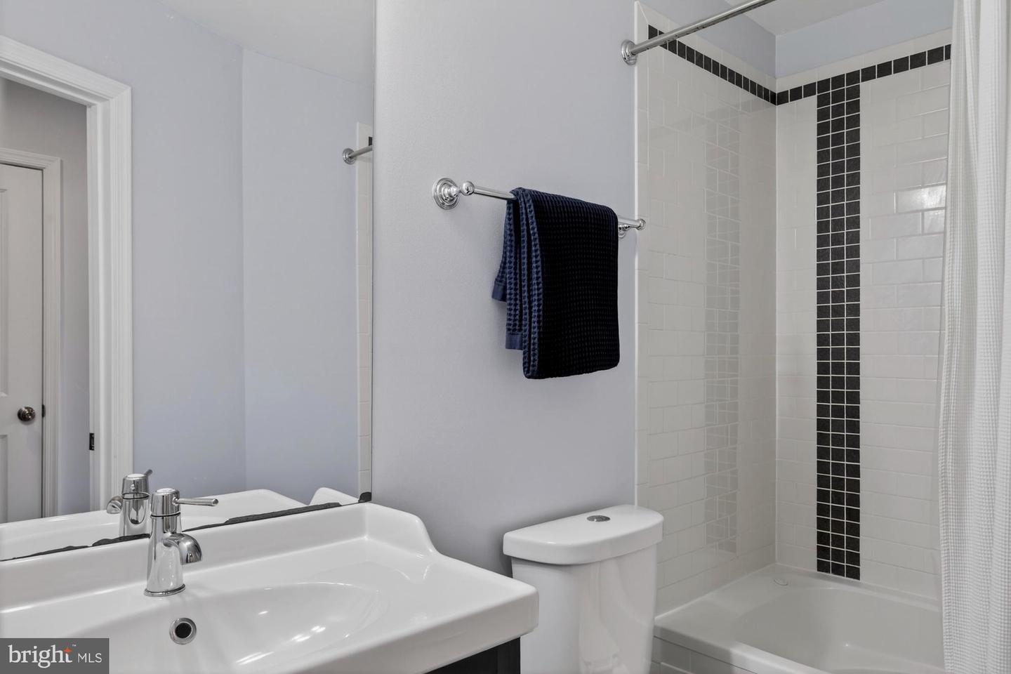 310 16TH ST NE, WASHINGTON, District Of Columbia 20002, 4 Bedrooms Bedrooms, 8 Rooms Rooms,3 BathroomsBathrooms,Residential,For sale,310 16TH ST NE,DCDC2246066 MLS # DCDC2246066