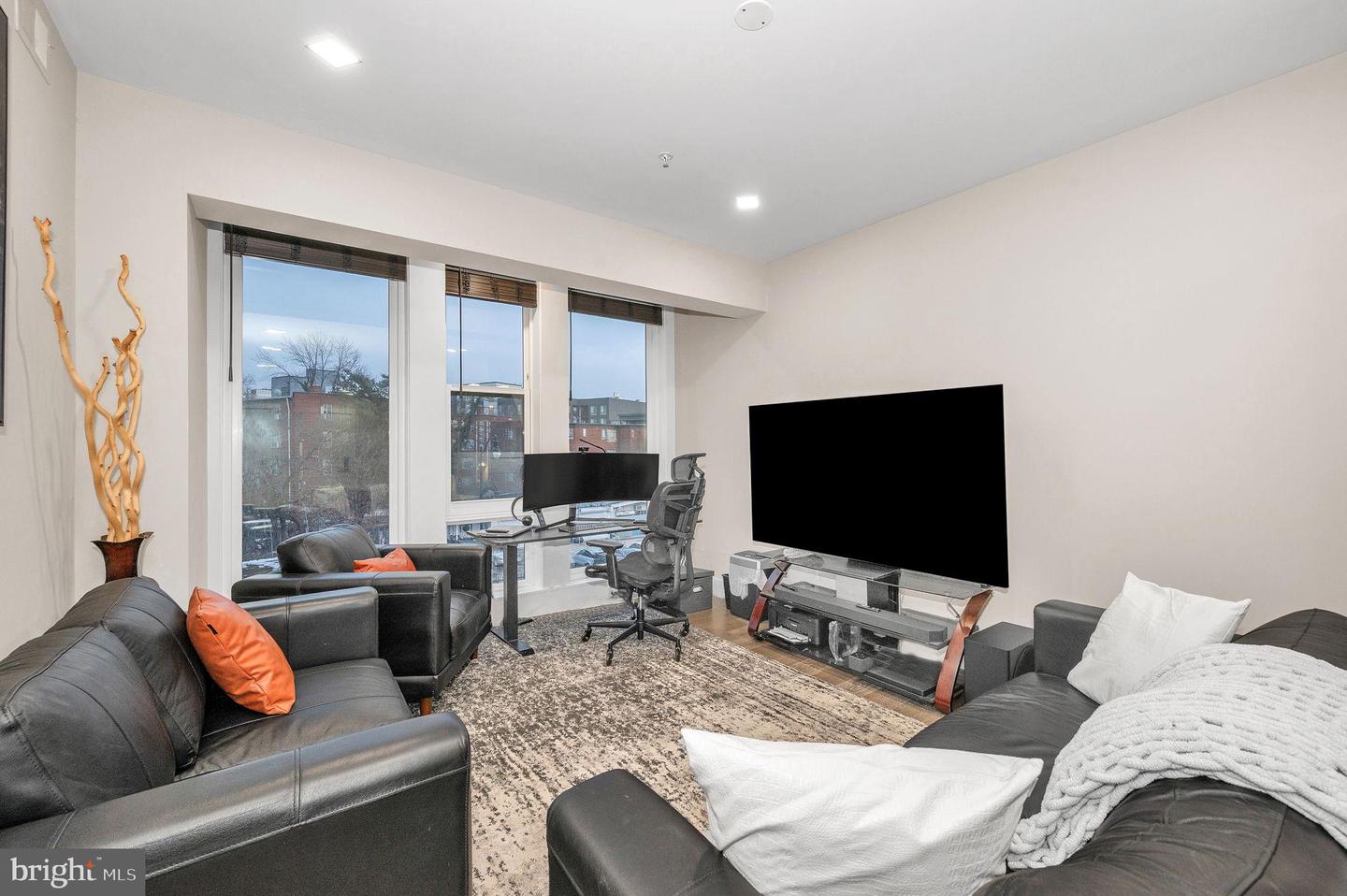 1028 BLADENSBURG RD NE #38, WASHINGTON, District Of Columbia 20002, 1 Bedroom Bedrooms, 3 Rooms Rooms,1 BathroomBathrooms,Residential,For sale,1028 BLADENSBURG RD NE #38,DCDC2246368 MLS # DCDC2246368