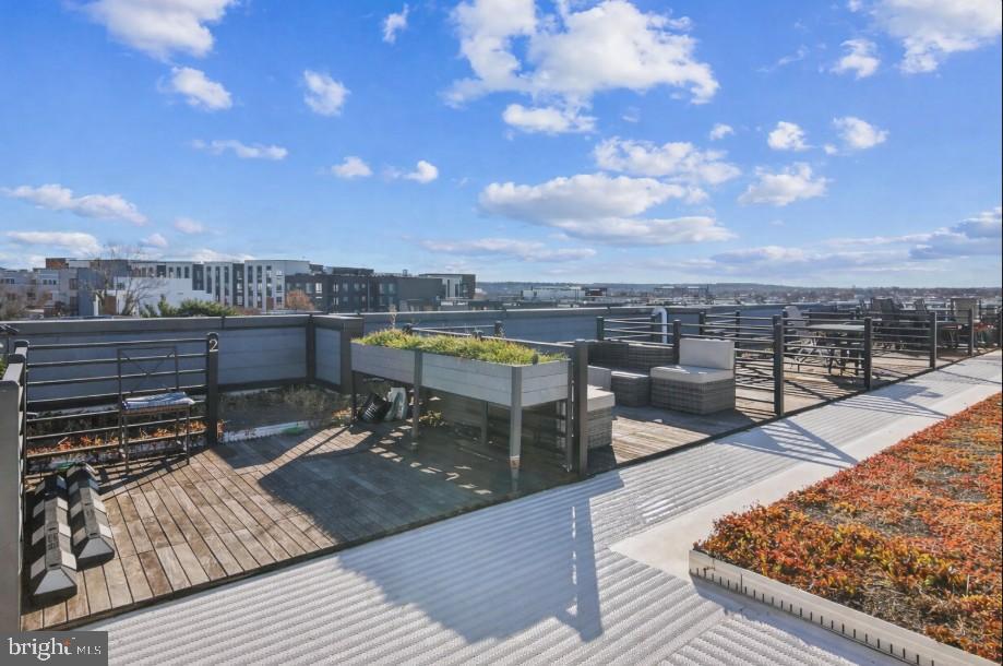 1028 BLADENSBURG RD NE #38, WASHINGTON, District Of Columbia 20002, 1 Bedroom Bedrooms, 3 Rooms Rooms,1 BathroomBathrooms,Residential,For sale,1028 BLADENSBURG RD NE #38,DCDC2246368 MLS # DCDC2246368