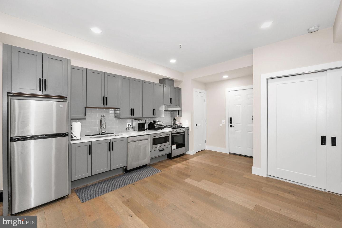 1028 BLADENSBURG RD NE #38, WASHINGTON, District Of Columbia 20002, 1 Bedroom Bedrooms, 3 Rooms Rooms,1 BathroomBathrooms,Residential,For sale,1028 BLADENSBURG RD NE #38,DCDC2246368 MLS # DCDC2246368