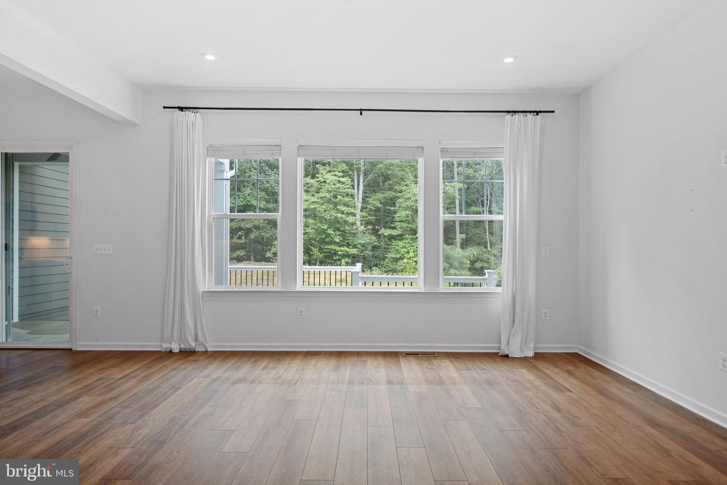 18080 MOSS GARDEN RD, DUMFRIES, Virginia 22026, 4 Bedrooms Bedrooms, ,3 BathroomsBathrooms,Residential,For sale,18080 MOSS GARDEN RD,VAPW2112726 MLS # VAPW2112726