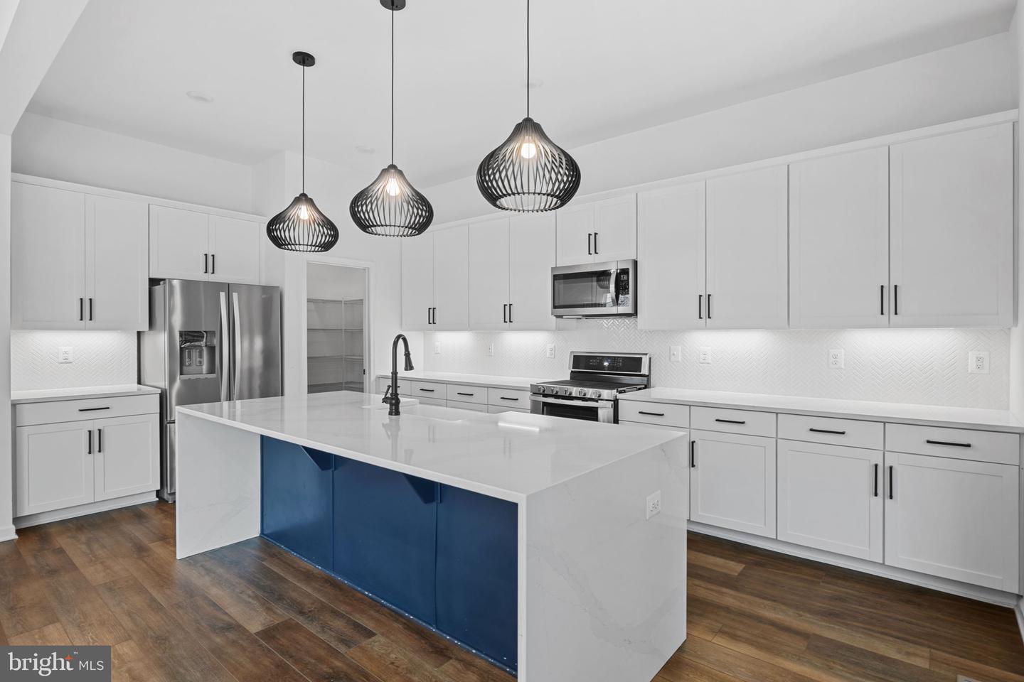 18080 MOSS GARDEN RD, DUMFRIES, Virginia 22026, 4 Bedrooms Bedrooms, ,3 BathroomsBathrooms,Residential,For sale,18080 MOSS GARDEN RD,VAPW2112726 MLS # VAPW2112726