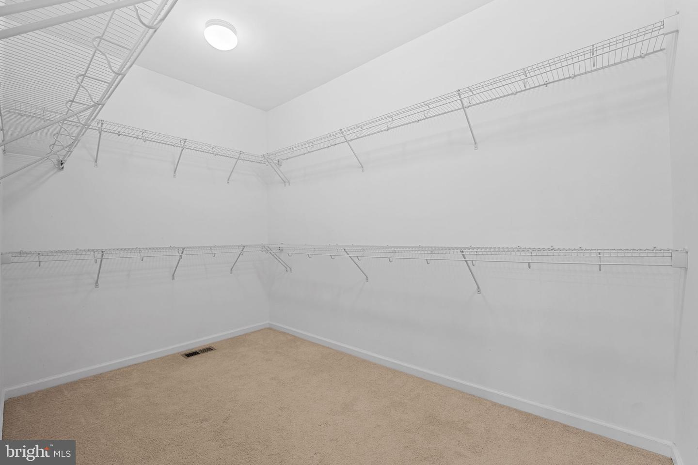 18080 MOSS GARDEN RD, DUMFRIES, Virginia 22026, 4 Bedrooms Bedrooms, ,3 BathroomsBathrooms,Residential,For sale,18080 MOSS GARDEN RD,VAPW2112726 MLS # VAPW2112726