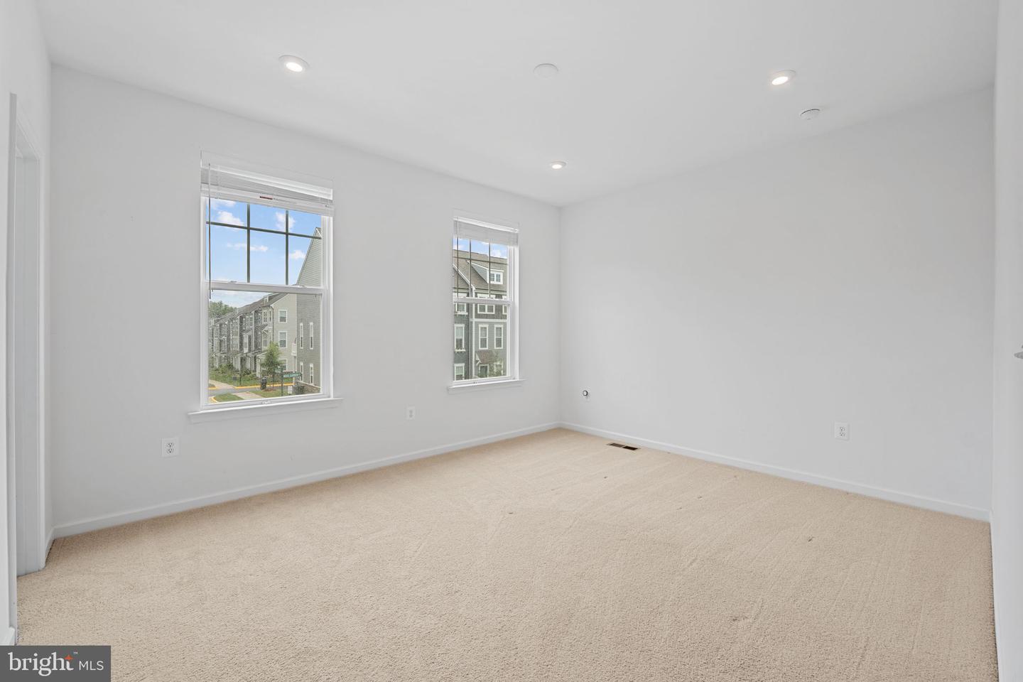 18080 MOSS GARDEN RD, DUMFRIES, Virginia 22026, 4 Bedrooms Bedrooms, ,3 BathroomsBathrooms,Residential,For sale,18080 MOSS GARDEN RD,VAPW2112726 MLS # VAPW2112726