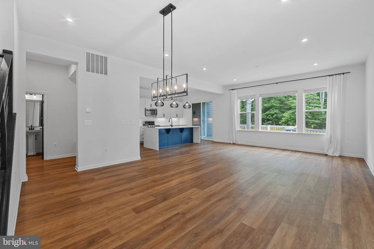 18080 MOSS GARDEN RD, DUMFRIES, Virginia 22026, 4 Bedrooms Bedrooms, ,3 BathroomsBathrooms,Residential,For sale,18080 MOSS GARDEN RD,VAPW2112726 MLS # VAPW2112726