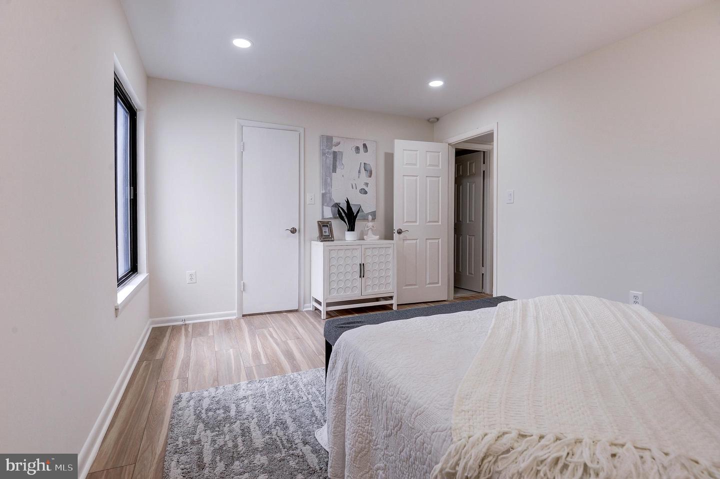 7613 ROUTE 29 #201, FALLS CHURCH, Virginia 22042, 2 Bedrooms Bedrooms, ,1 BathroomBathrooms,Residential,For sale,7613 ROUTE 29 #201,VAFX2291628 MLS # VAFX2291628